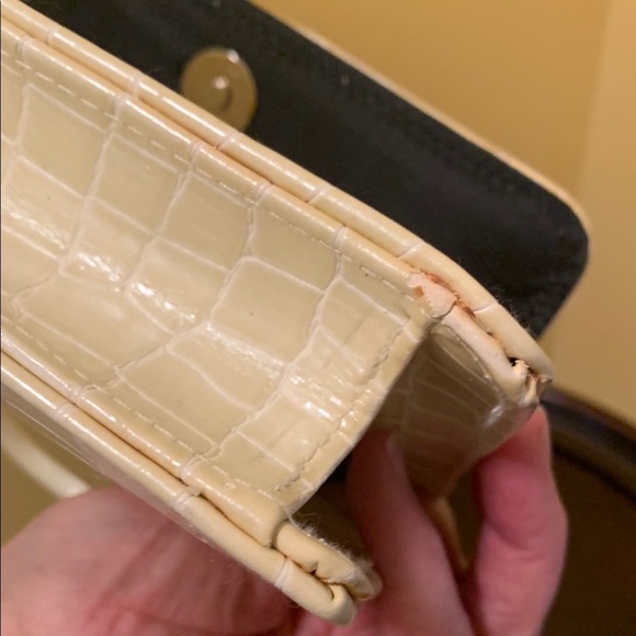 Jeanne Lottie Vintage Cream Mini Bag with Crocodile Texture and Detachable Strap - Picture 11 of 15